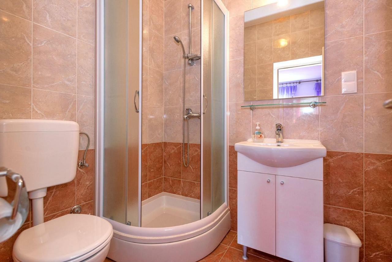 Apartments Ana Buratovic Stari Grad  Zewnętrze zdjęcie