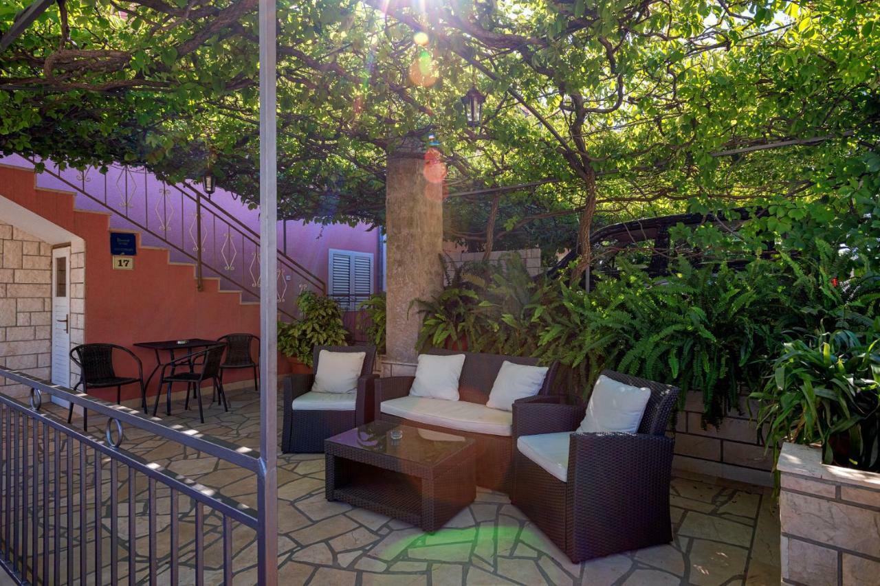 Apartments Ana Buratovic Stari Grad  Zewnętrze zdjęcie