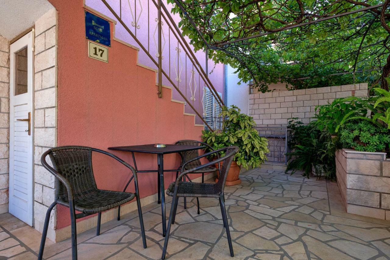 Apartments Ana Buratovic Stari Grad  Zewnętrze zdjęcie
