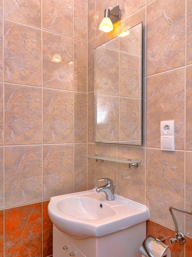 Apartments Ana Buratovic Stari Grad  Zewnętrze zdjęcie