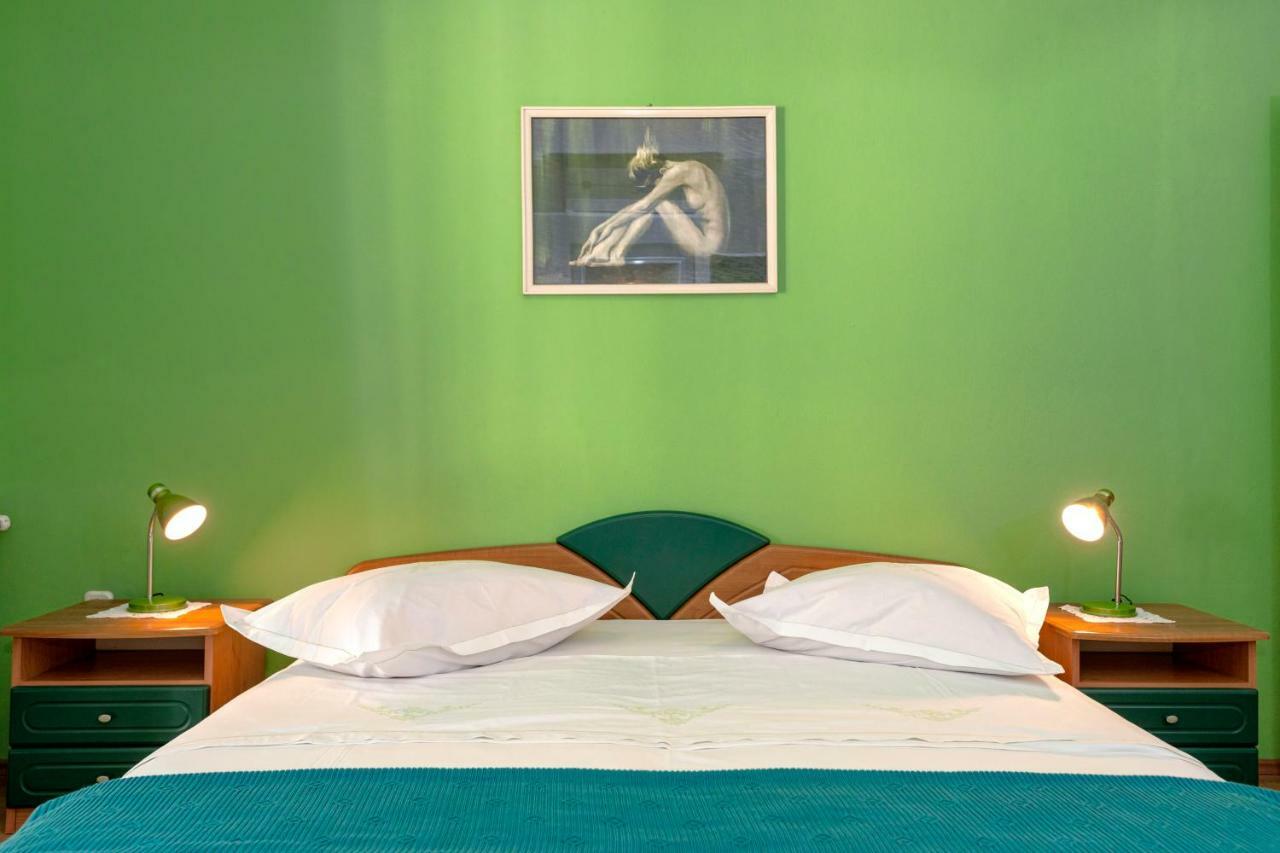 Apartments Ana Buratovic Stari Grad  Zewnętrze zdjęcie