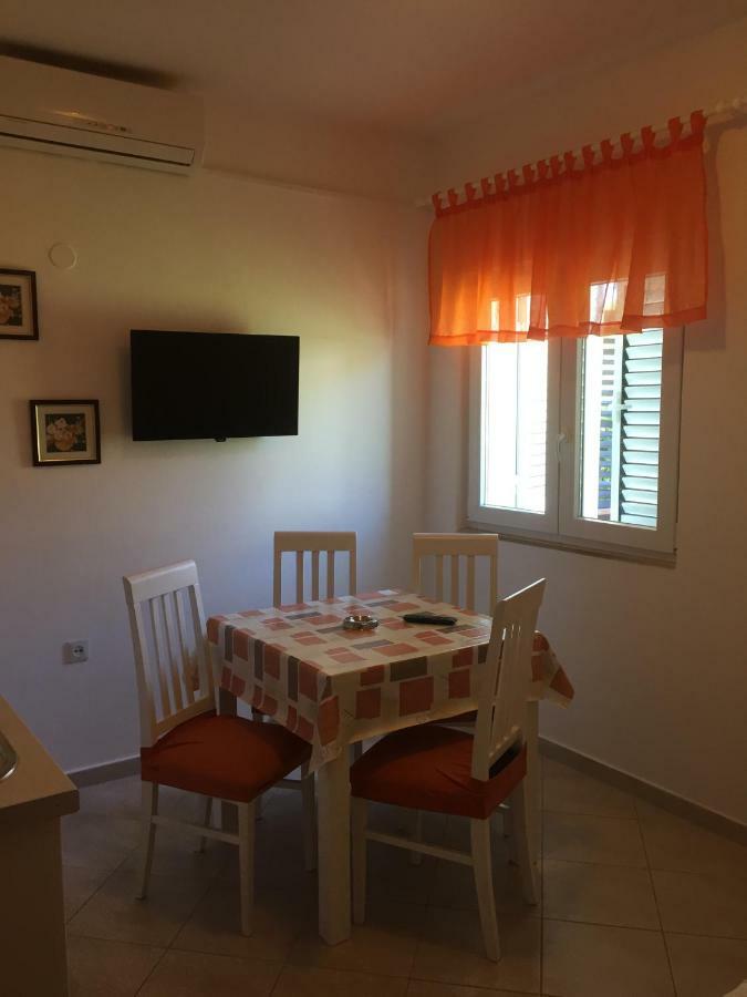 Apartments Ana Buratovic Stari Grad  Zewnętrze zdjęcie